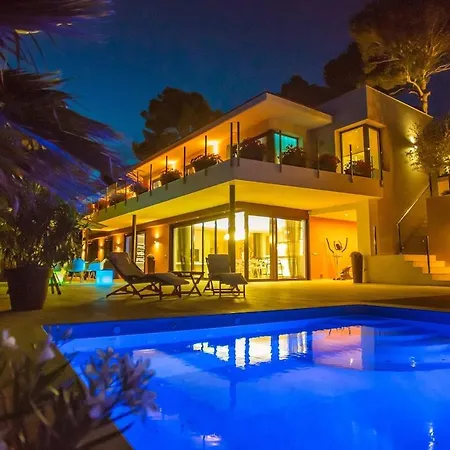 Luxury In Tossa, Heated Pool Villa Tossa de Mar