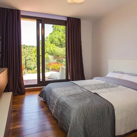 Luxury In Tossa, Heated Pool Villa *