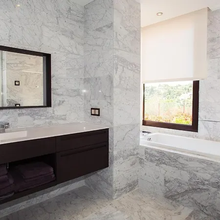 Villa Luxury In Tossa, Heated Pool
